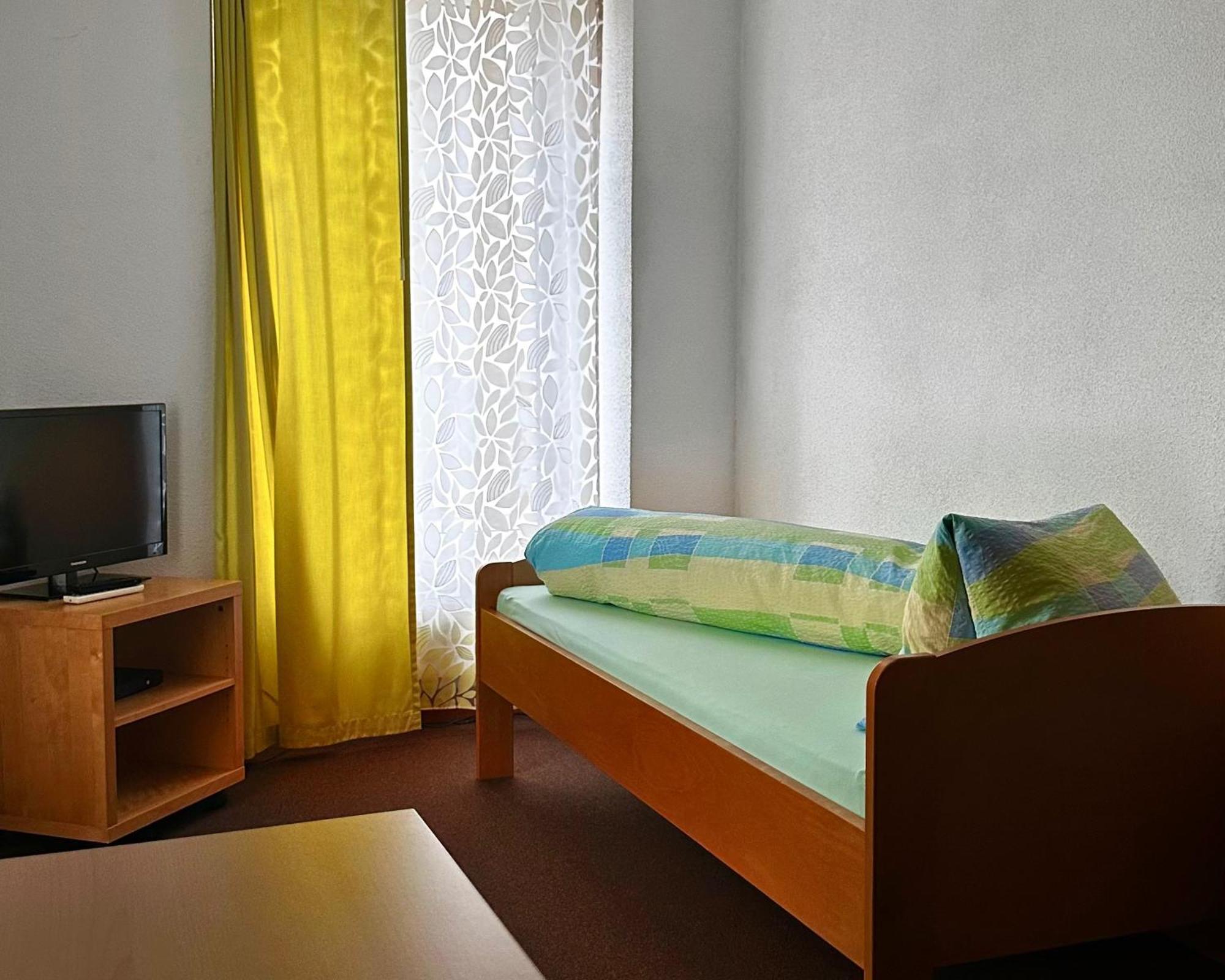 Hotel Loewen Monchaltorf Ngoại thất bức ảnh