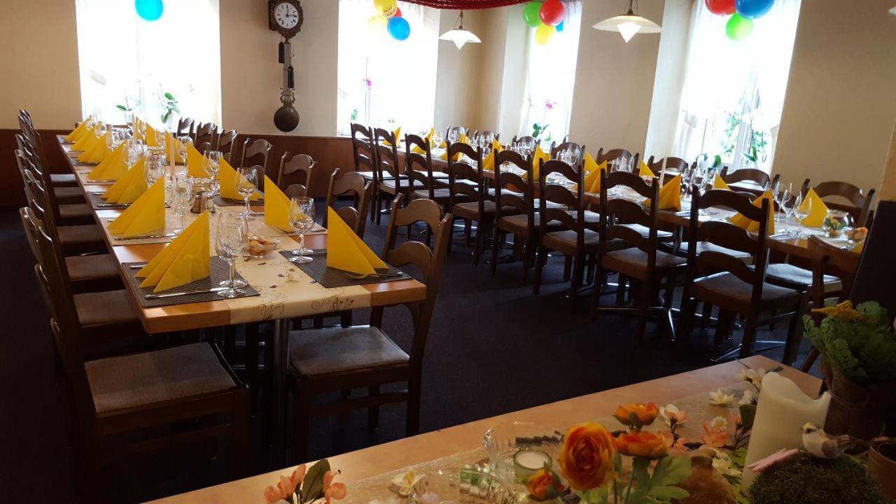 Hotel Loewen Monchaltorf Ngoại thất bức ảnh